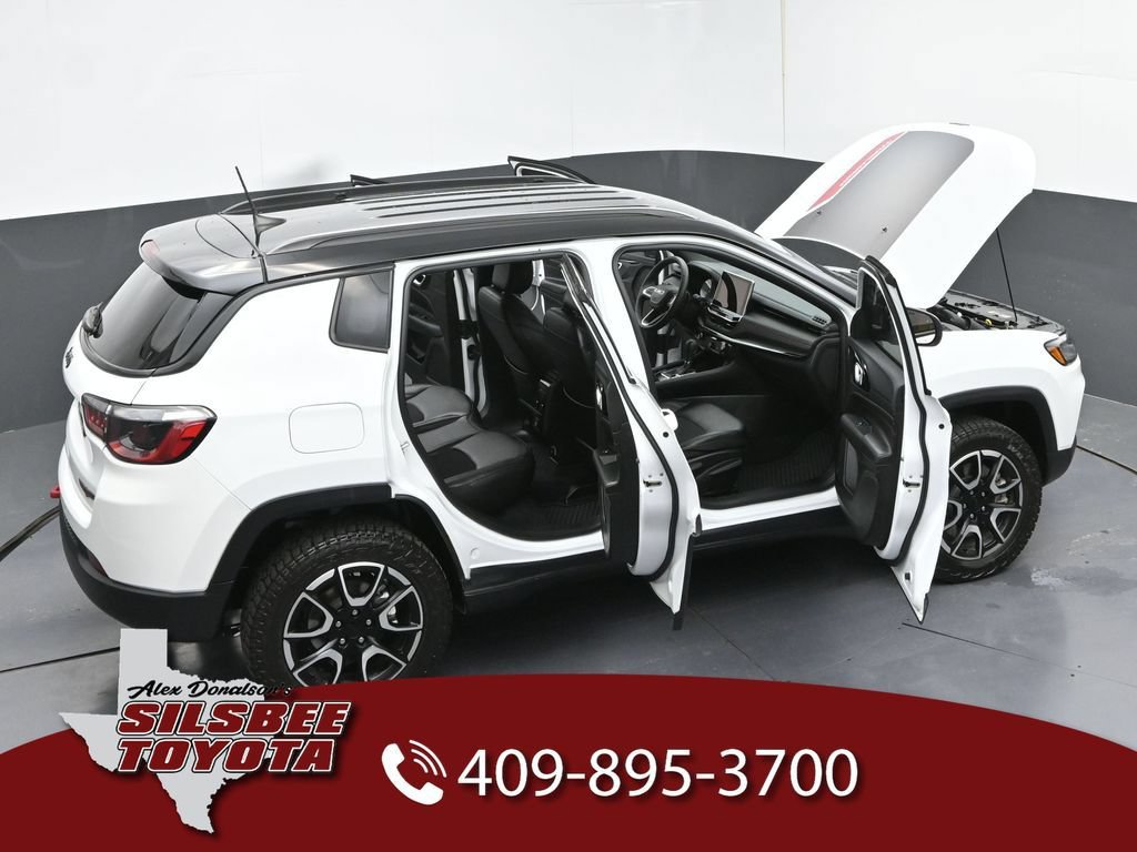 Used 2024 Jeep Compass Trailhawk AWD/4WD image 33