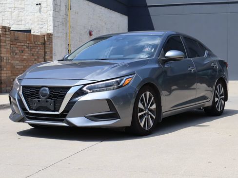 Used 2020 Nissan Sentra SV w/ SV Premium Package FWD image 2