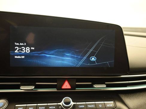 Used 2024 Hyundai Elantra SEL FWD image 13