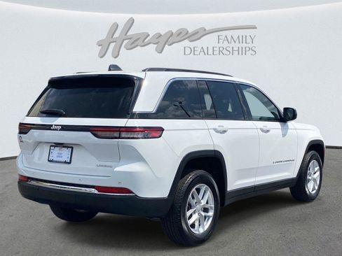 Used 2024 Jeep Grand Cherokee Laredo X w/ Luxury Tech Group I RWD image 3