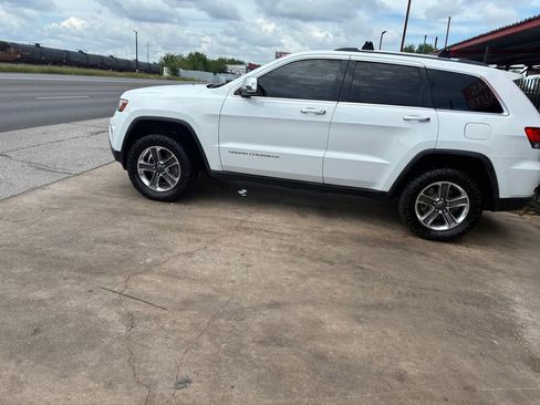 Used 2014 Jeep Grand Cherokee Limited w/ Luxury Group II AWD/4WD image 16