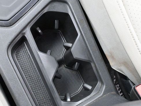 Used 2020 Volkswagen Tiguan SE w/ Panoramic Sunroof Package FWD image 19