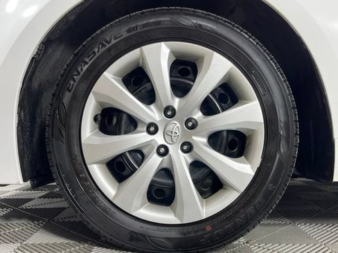 Used 2025 Toyota Corolla LE FWD image 9