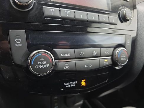 Used 2015 Nissan Rogue SV AWD/4WD image 22