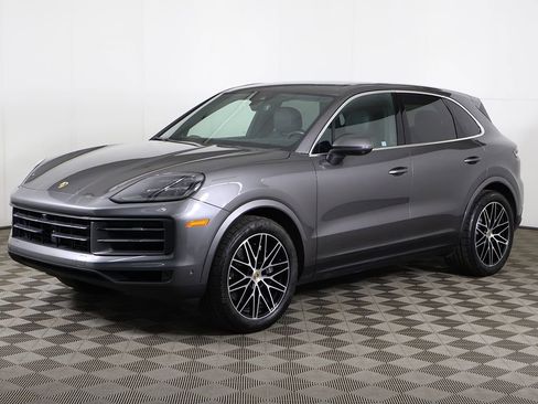 Used 2024 Porsche Cayenne AWD/4WD image 11