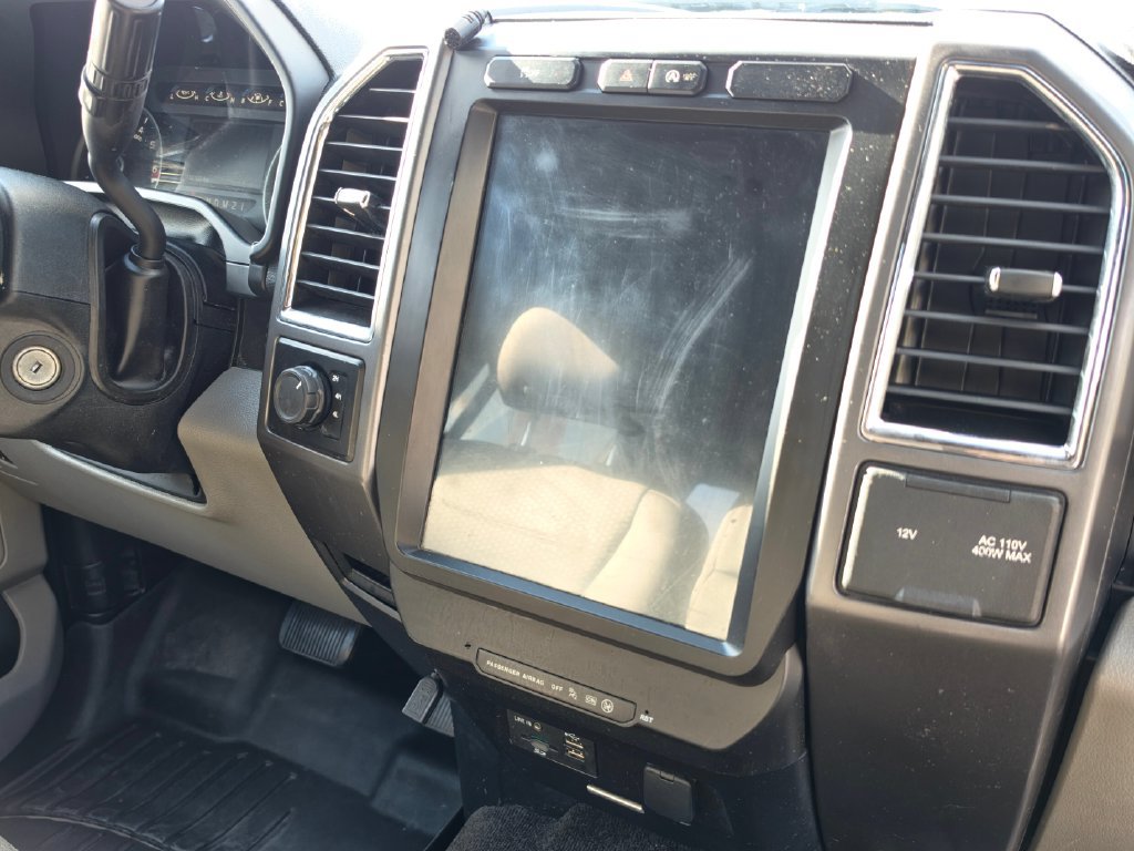 Used 2015 Ford F150 XLT w/ Equipment Group 302A Luxury AWD/4WD image 16