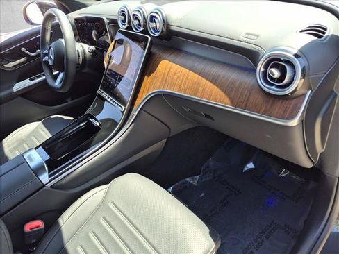 Used 2025 Mercedes-Benz GLC 350e 4MATIC image 21