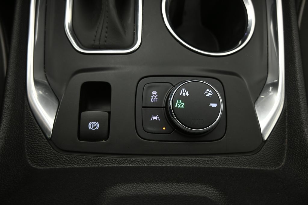Used 2021 Chevrolet Traverse High Country AWD/4WD image 36