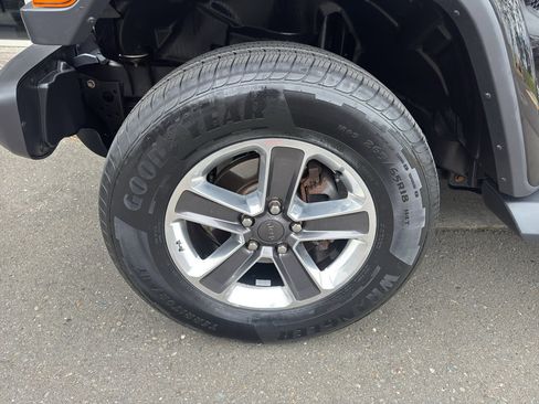 Used 2020 Jeep Wrangler Unlimited Sahara AWD/4WD image 24