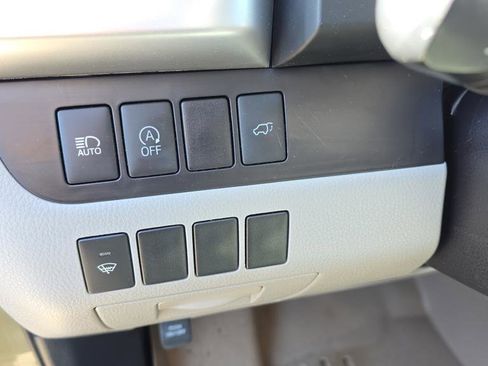 Used 2017 Toyota Highlander XLE image 12
