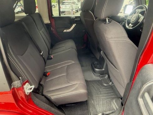 Used 2013 Jeep Wrangler Unlimited Sahara w/ Connectivity Group image 17