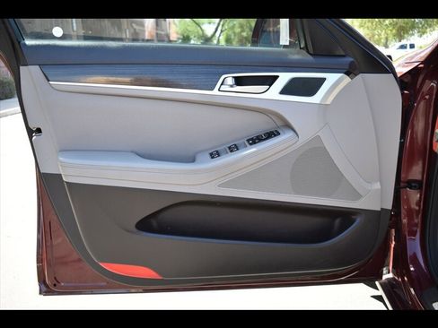 Used 2015 Hyundai Genesis 3.8 RWD image 17