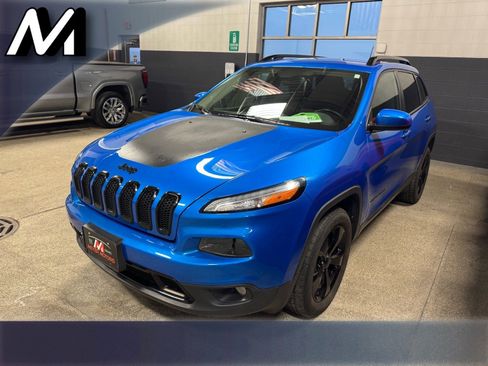 Used 2018 Jeep Cherokee Latitude w/ Altitude Package image 1