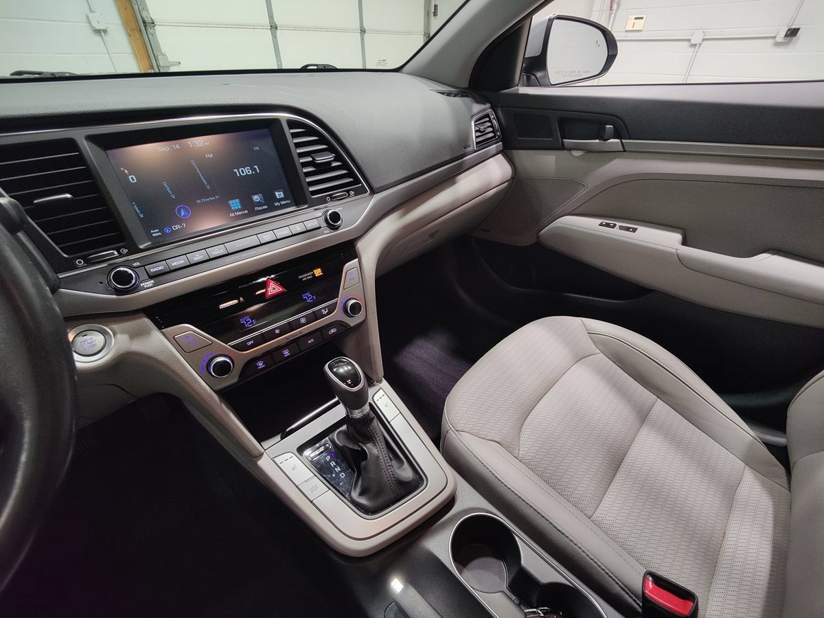 Used 2017 Hyundai Elantra Limited w/ Limited Tech Package 04 FWD image 32