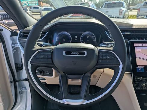 New 2025 Jeep Grand Cherokee Limited image 20