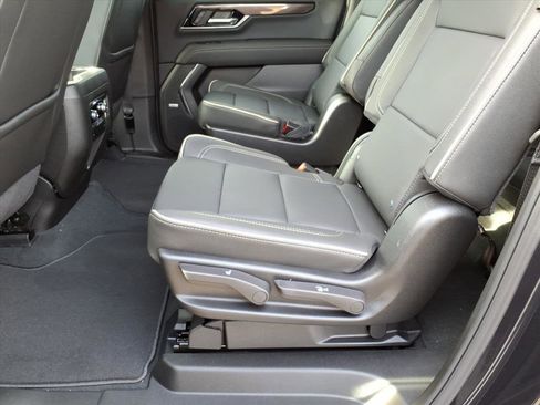 New 2026 GMC Yukon XL Elevation image 12