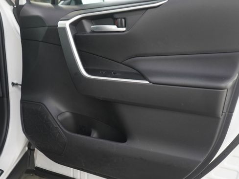 Used 2024 Toyota RAV4 XLE image 9