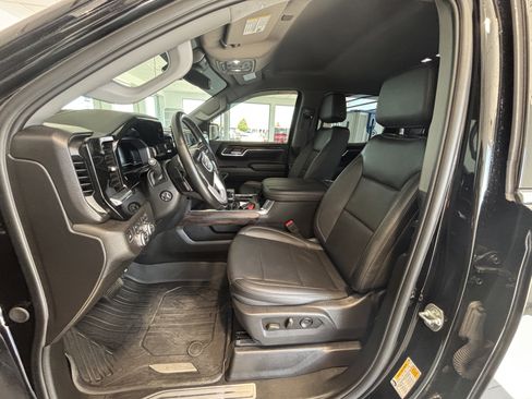 Used 2025 GMC Sierra 1500 SLT w/ SLT Premium Plus Package AWD/4WD image 2