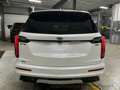 Used 2024 Cadillac XT6 Sport w/ LPO, ONYX Package image 5