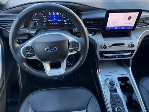 Certified 2023 Ford Explorer XLT w/ Equipment Group 202A AWD/4WD image 17