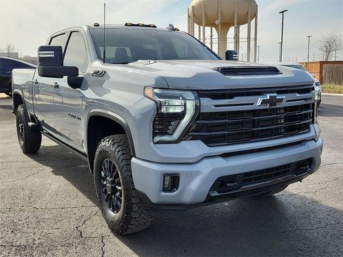 Used 2024 Chevrolet Silverado 2500 LTZ w/ LTZ Plus Package image 6