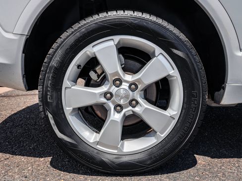 Used 2013 Chevrolet Captiva Sport LTZ FWD image 7