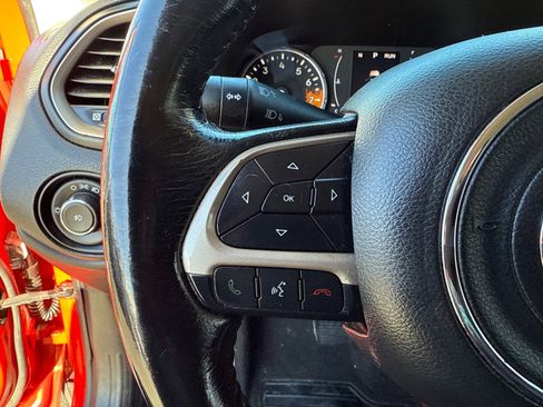 Used 2016 Jeep Renegade Latitude AWD/4WD image 26