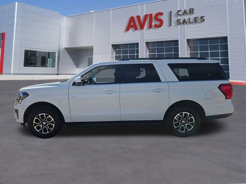 Used 2024 Ford Expedition Max XLT image 2