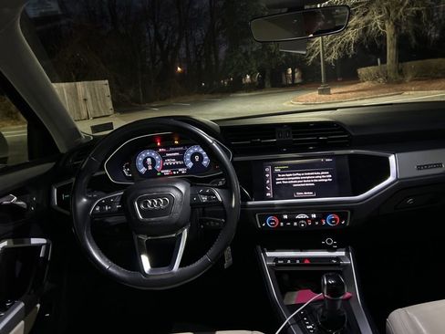 Used 2020 Audi Q3 2.0T Premium image 10