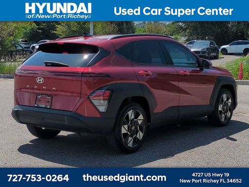 Used 2024 Hyundai Kona SEL w/ Convenience Package FWD image 5