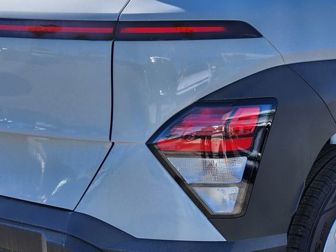 New 2026 Hyundai Kona SE image 12