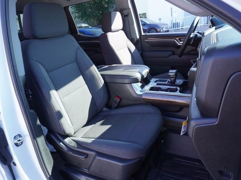 Certified 2025 GMC Sierra 1500 Elevation image 13