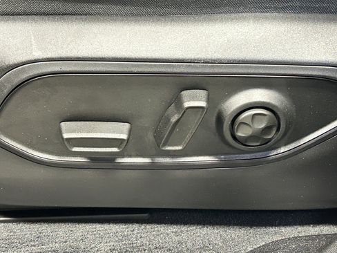 Certified 2025 Jeep Grand Cherokee Altitude image 21