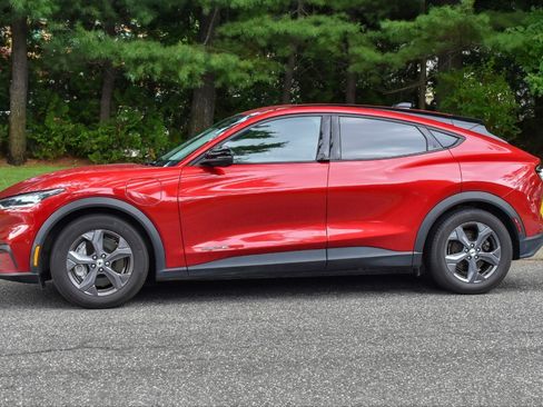 Used 2023 Ford Mustang Mach-E Select AWD/4WD image 3