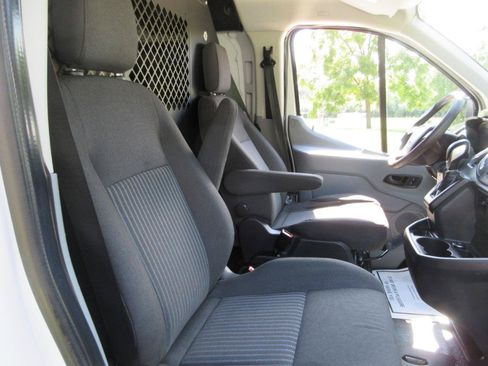 Used 2015 Ford Transit 150 130 Low Roof RWD image 9