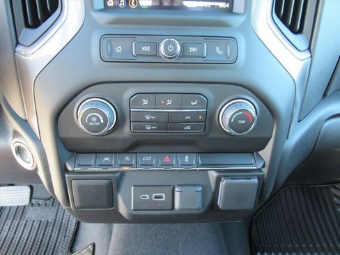 New 2026 Chevrolet Silverado 1500 Custom AWD/4WD image 22