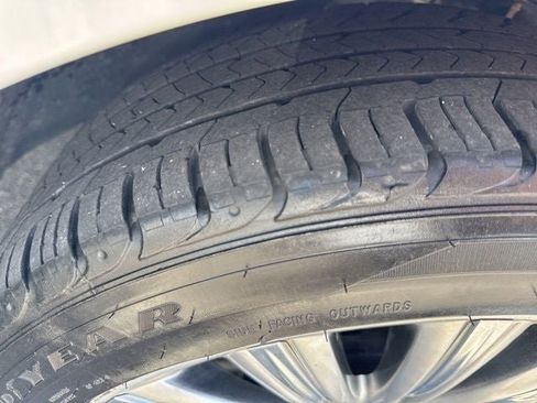 Used 2015 Lincoln MKS w/ Equipment Group 101A FWD image 26