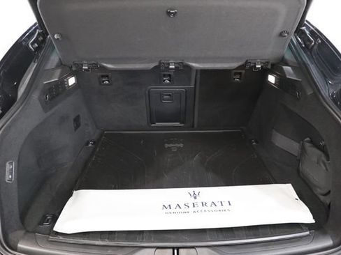 Used 2022 Maserati Levante Modena AWD/4WD image 35