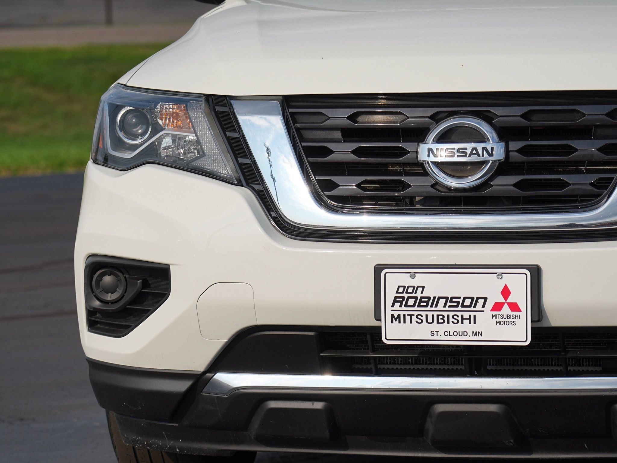 Used 2020 Nissan Pathfinder S AWD/4WD image 10