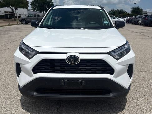 Used 2025 Toyota RAV4 LE AWD/4WD image 2