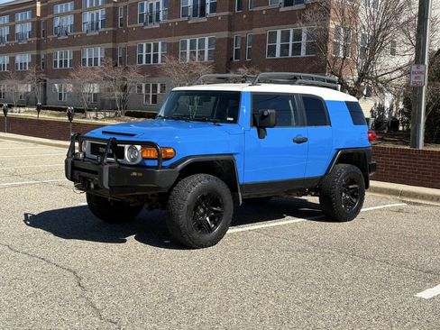 Used 2007 Toyota FJ Cruiser 4WD image 1