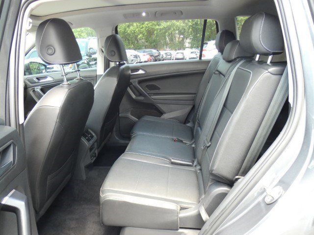 Used 2021 Volkswagen Tiguan SEL FWD image 15