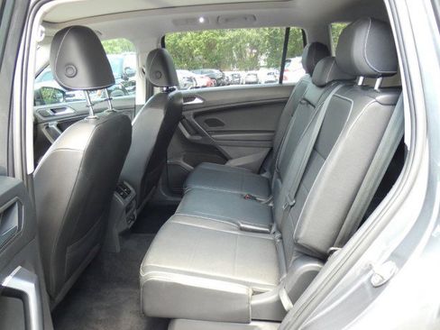 Used 2021 Volkswagen Tiguan SEL FWD image 15
