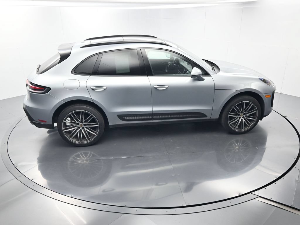 Certified 2026 Porsche Macan AWD/4WD image 40