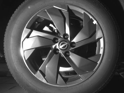 Used 2025 Nissan Rogue SV image 15