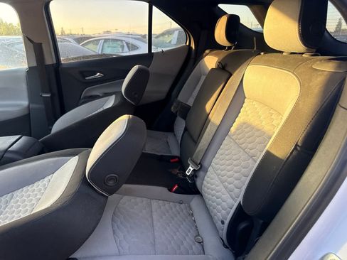 Used 2018 Chevrolet Equinox LT FWD image 18