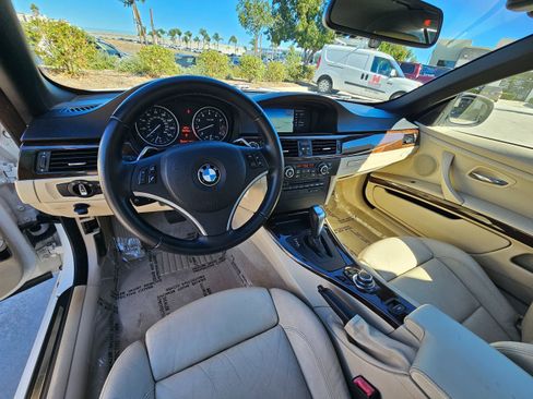 Used 2011 BMW 328i Convertible image 21