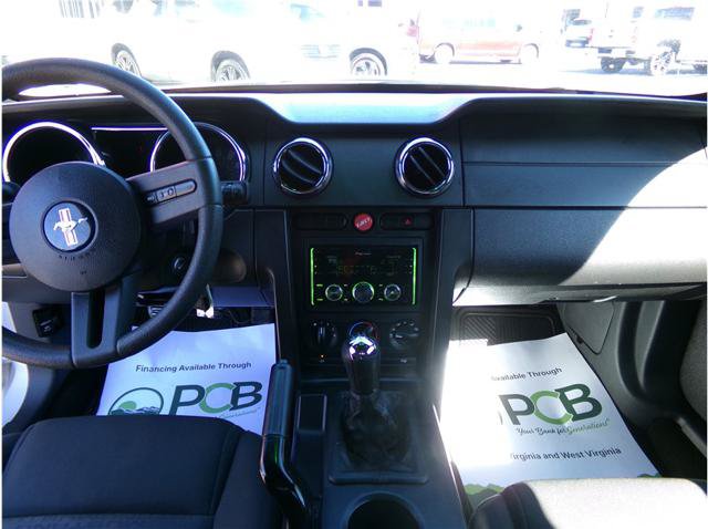 Used 2005 Ford Mustang Premium RWD image 6