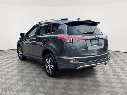 Used 2018 Toyota RAV4 XLE FWD image 6