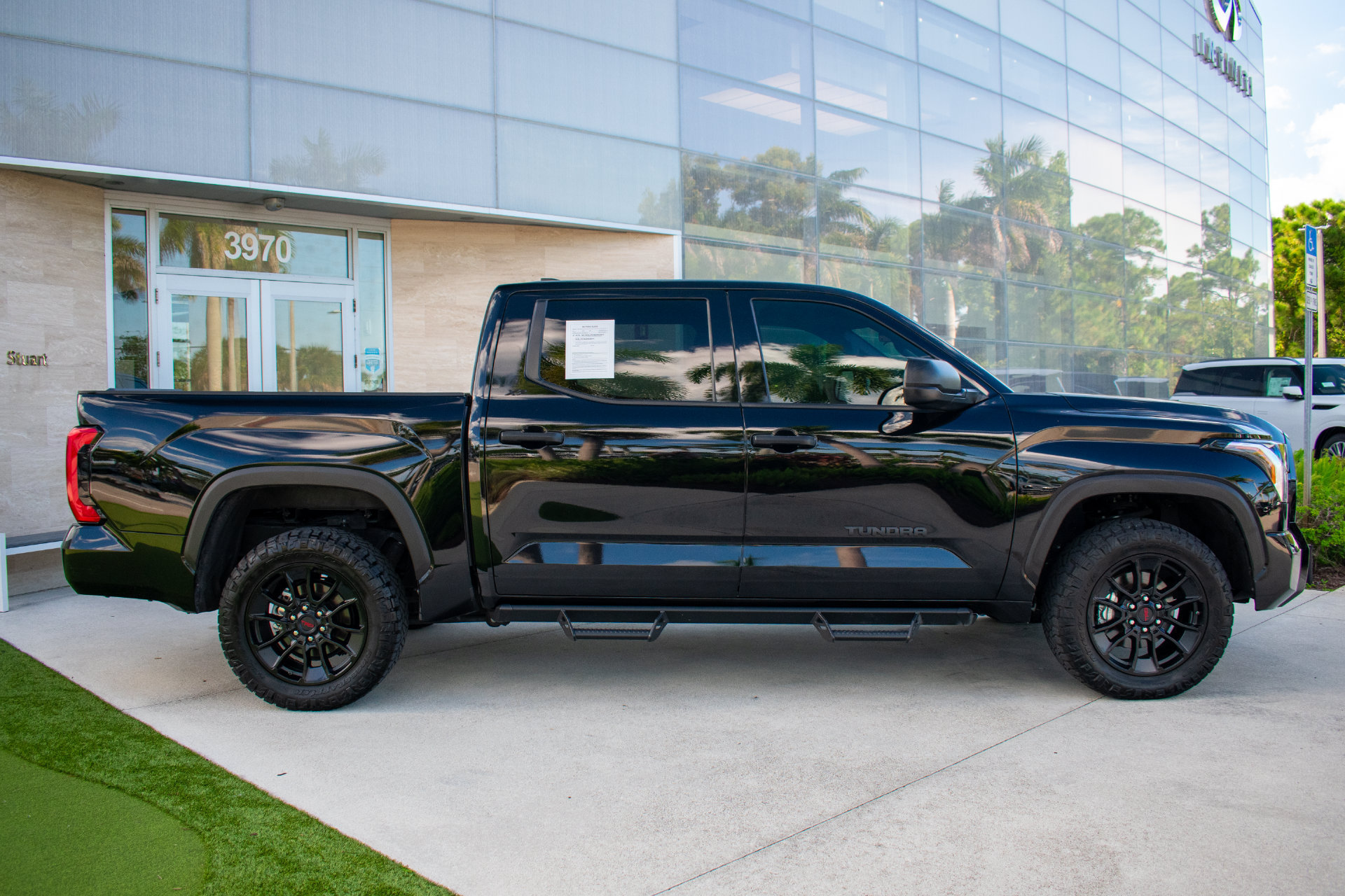 Used 2025 Toyota Tundra SR5 AWD/4WD image 11